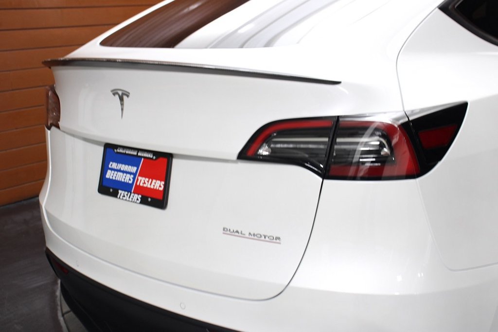 Used 2022 Tesla Model Y Performance AWD/4WD image 3