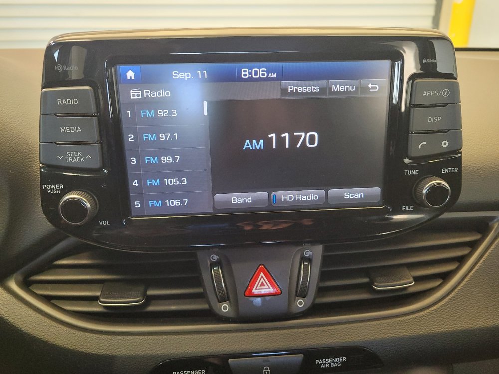 Used 2018 Hyundai Elantra GT FWD image 25