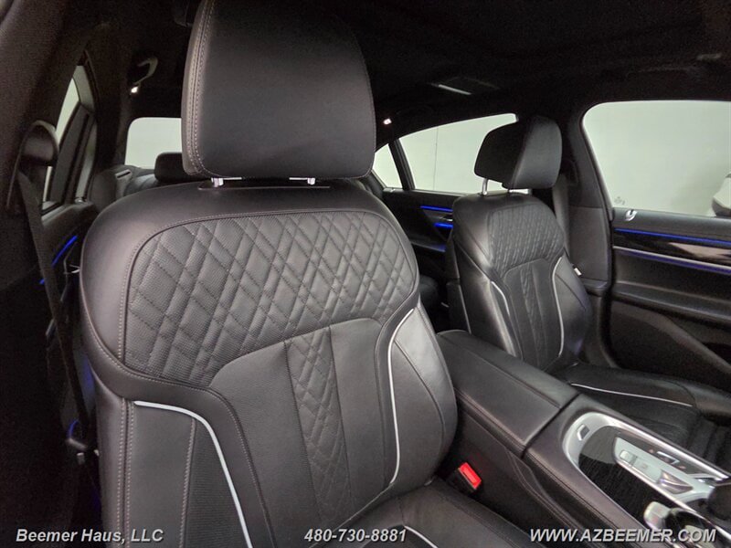 Used 2020 BMW 750i xDrive w/ Executive Package AWD/4WD image 39