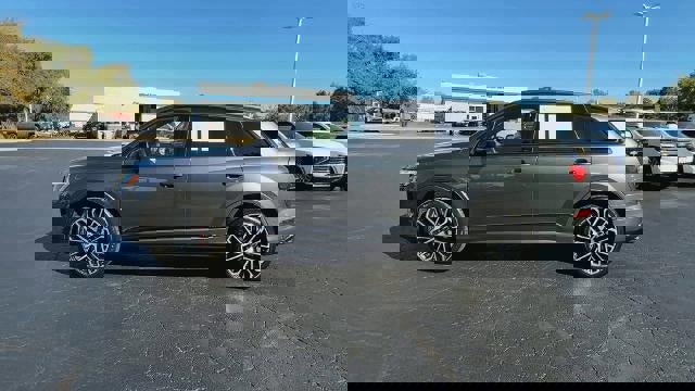 Used 2025 Audi SQ7 Prestige image 5