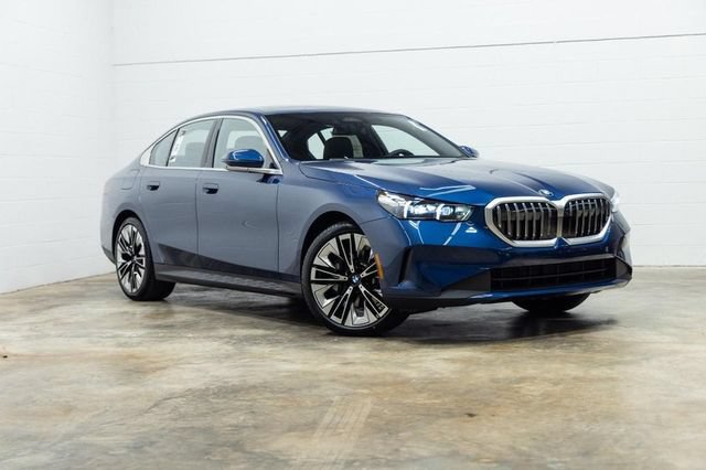 Certified 2026 BMW 530i xDrive AWD/4WD image 4