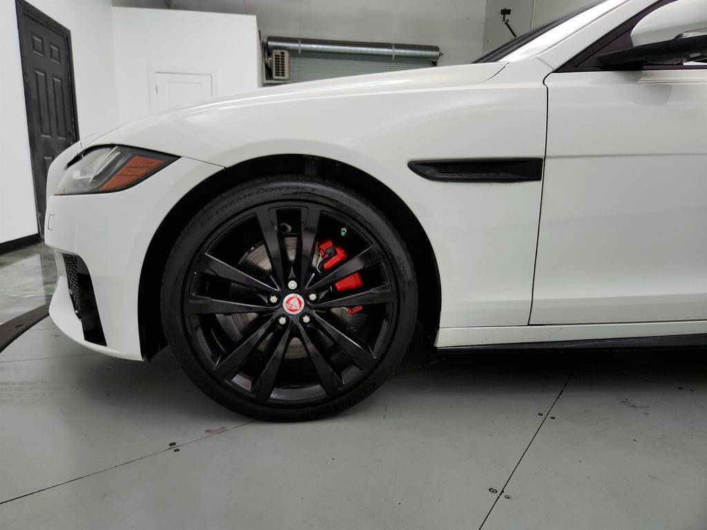 Used 2018 Jaguar XF S AWD/4WD image 32