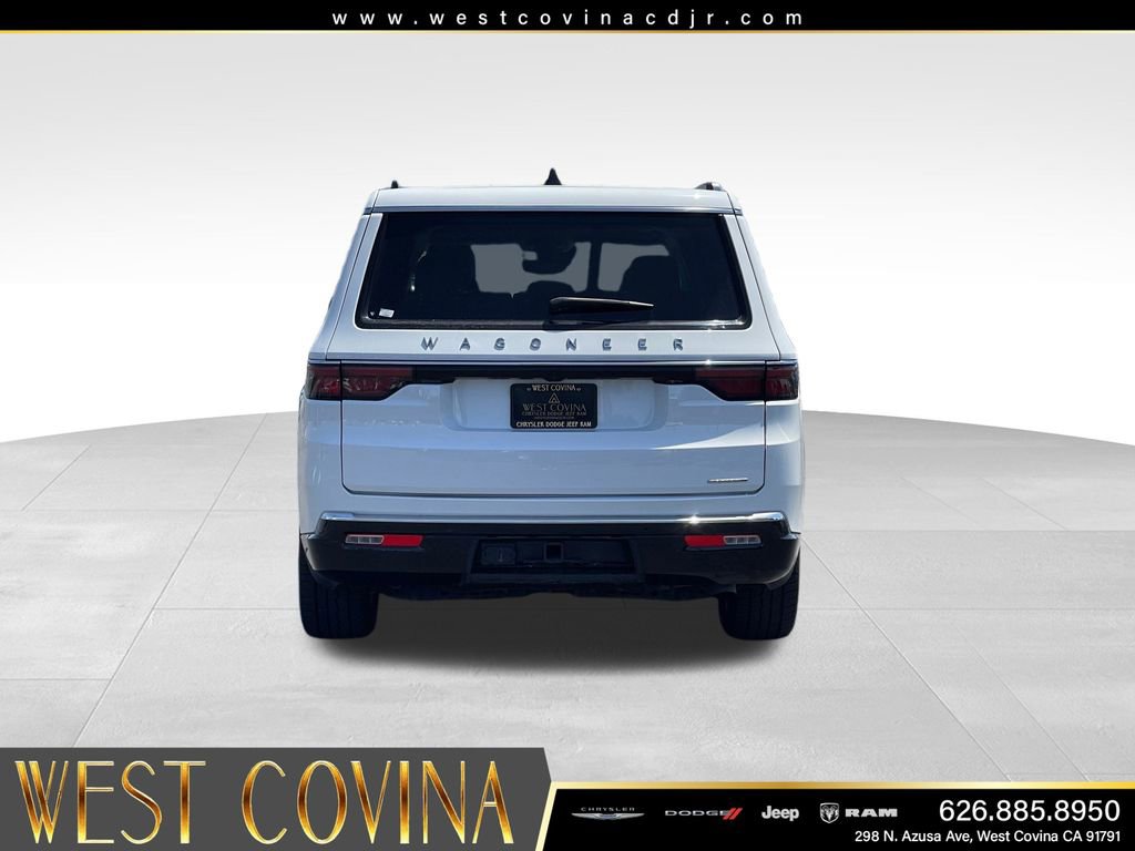 Used 2024 Jeep Wagoneer L Series III w/ Flexible Seating Group AWD/4WD image 6