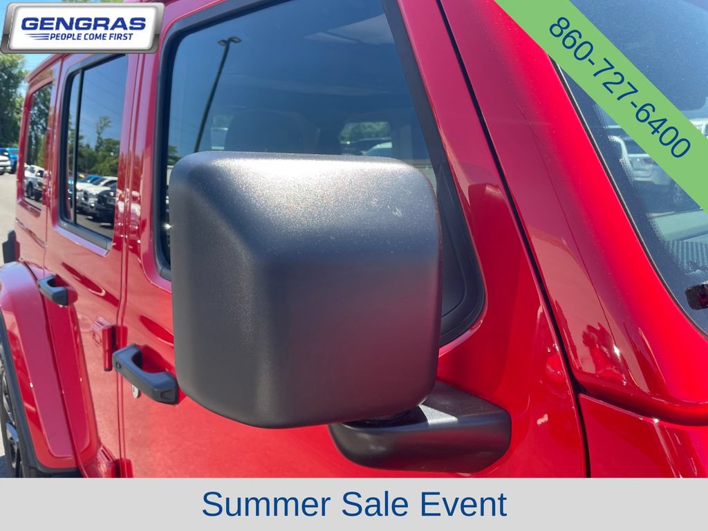 Used 2025 Jeep Wrangler Unlimited Sahara AWD/4WD image 12