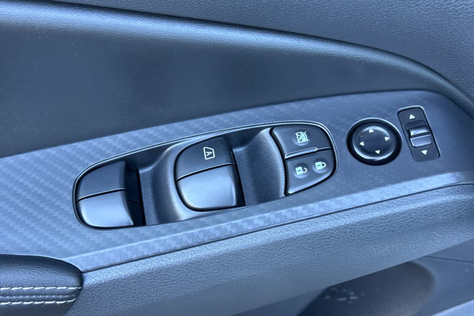 Used 2025 Nissan Altima 2.5 SV FWD image 13