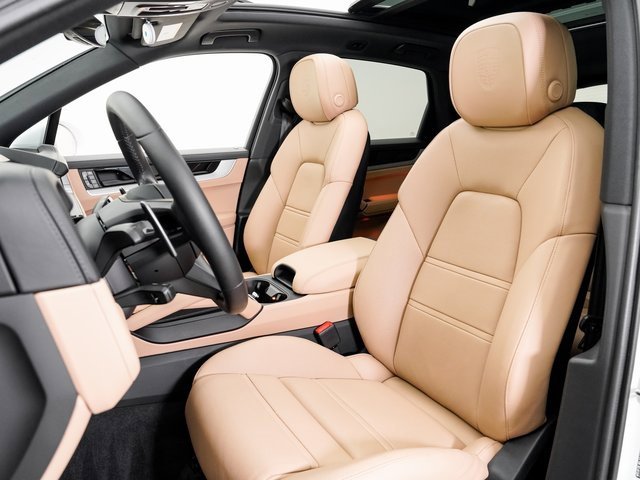 Used 2025 Porsche Cayenne image 10
