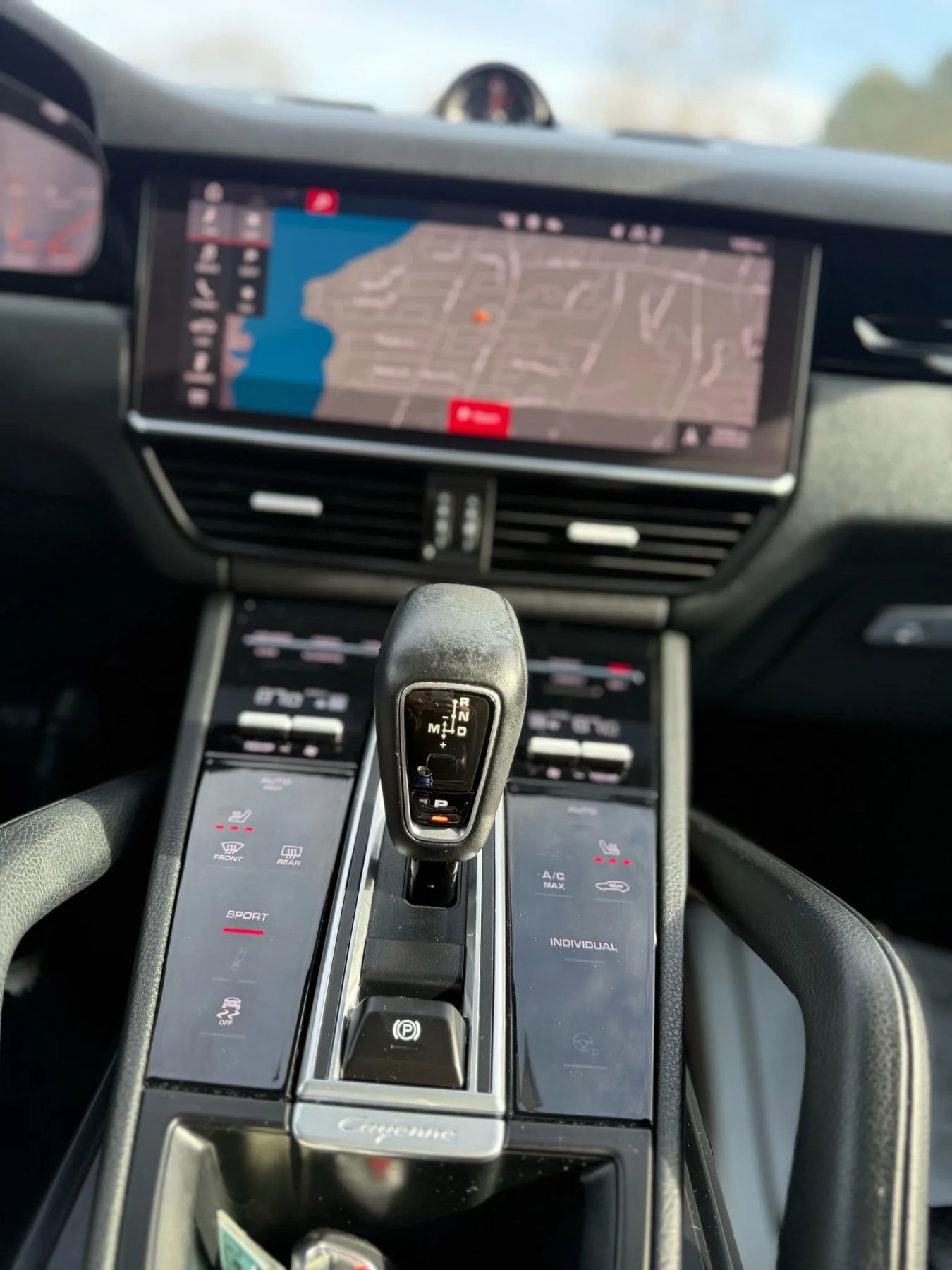 Used 2021 Porsche Cayenne Sport Utility 4D image 33