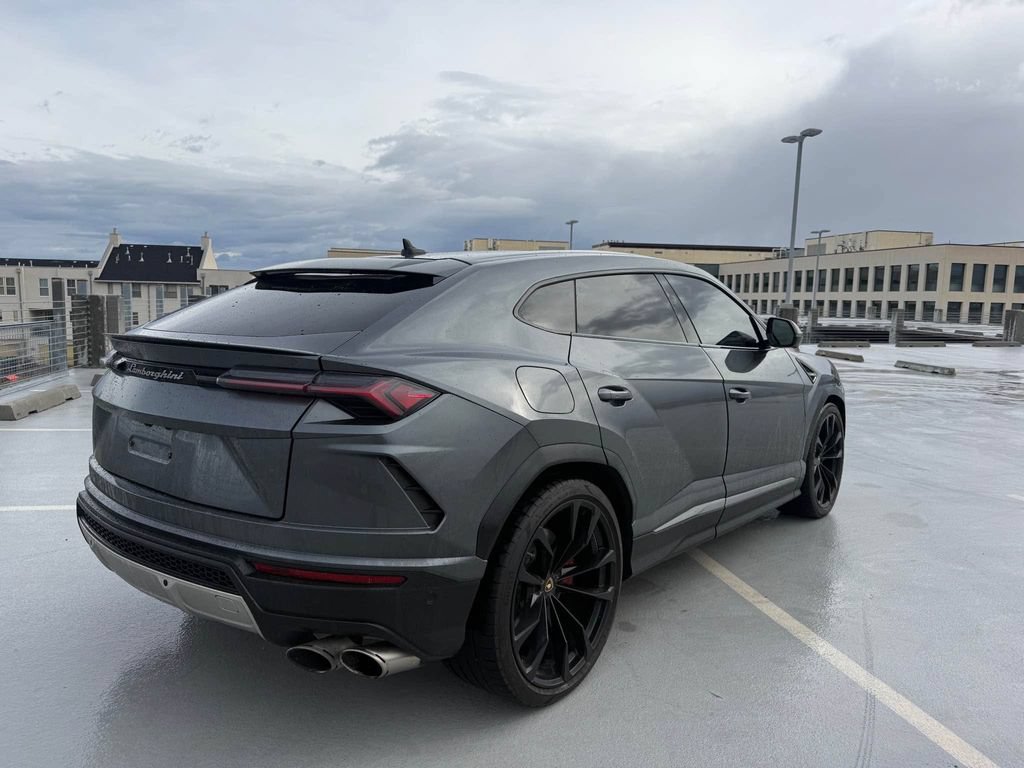 Used 2019 Lamborghini Urus AWD/4WD image 11