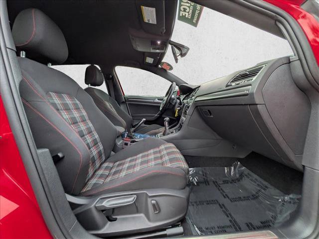 Used 2018 Volkswagen GTI SE image 20