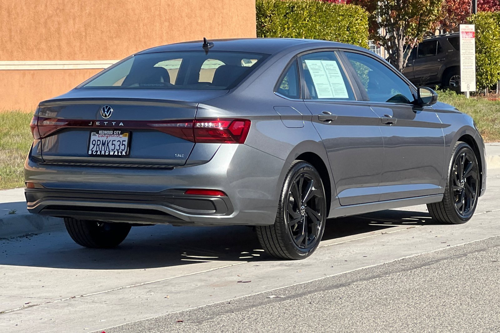 Certified 2025 Volkswagen Jetta SE image 4