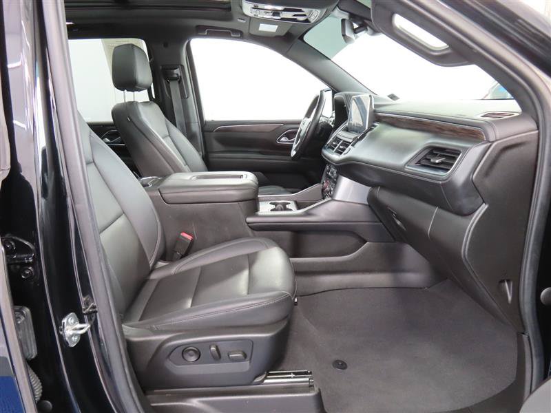 Used 2022 Chevrolet Tahoe Z71 w/ Luxury Package AWD/4WD image 39