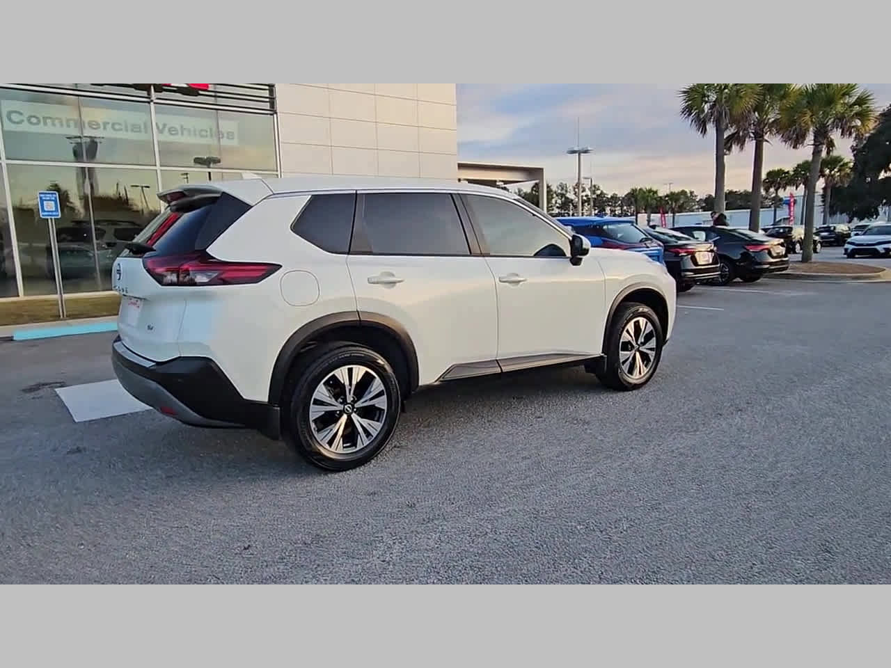 Used 2023 Nissan Rogue SV image 36