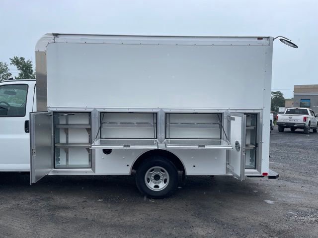 New 2025 Chevrolet Express 3500 w/ Power Convenience Package image 7