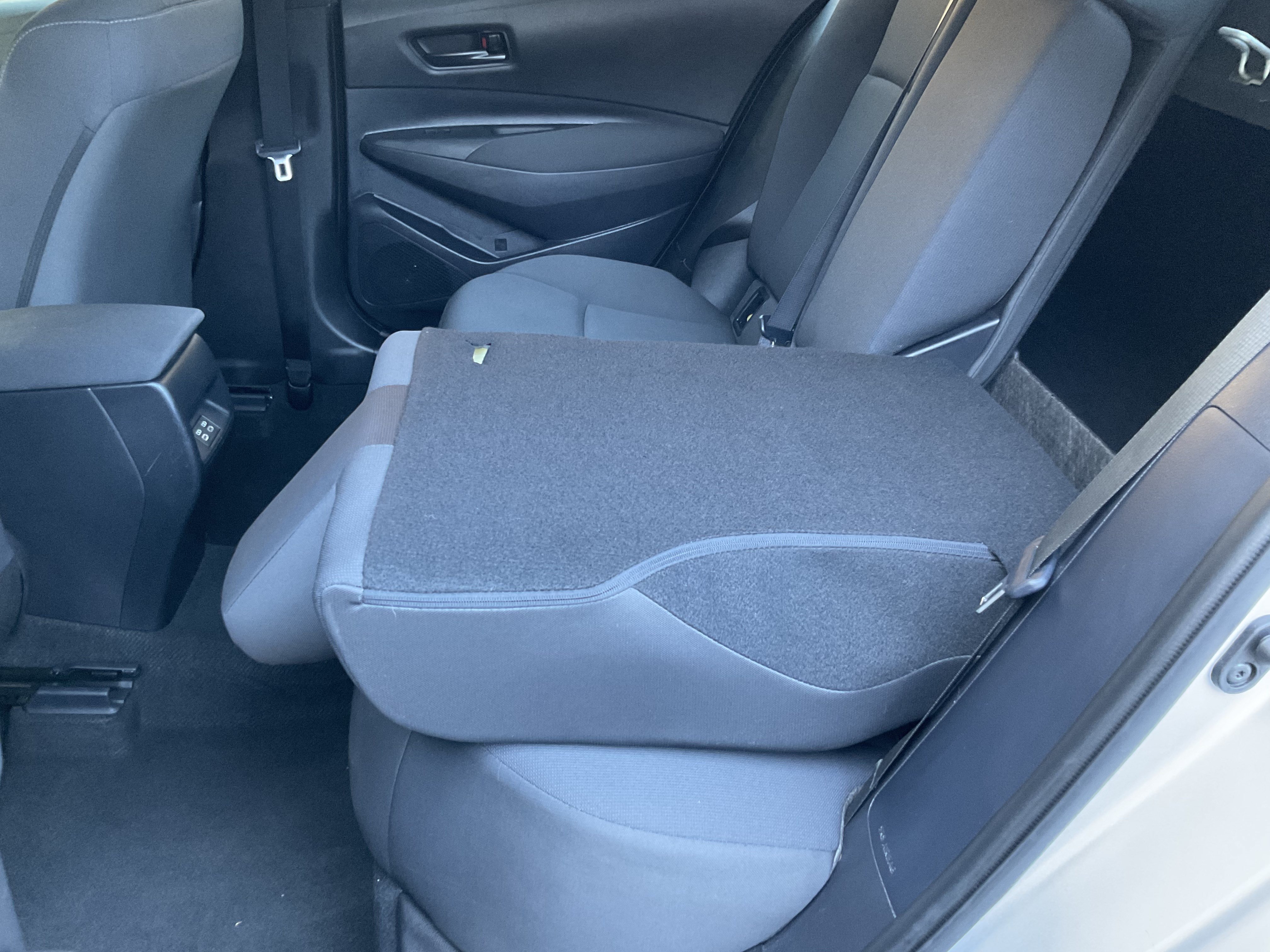 Used 2025 Toyota Corolla LE FWD image 35