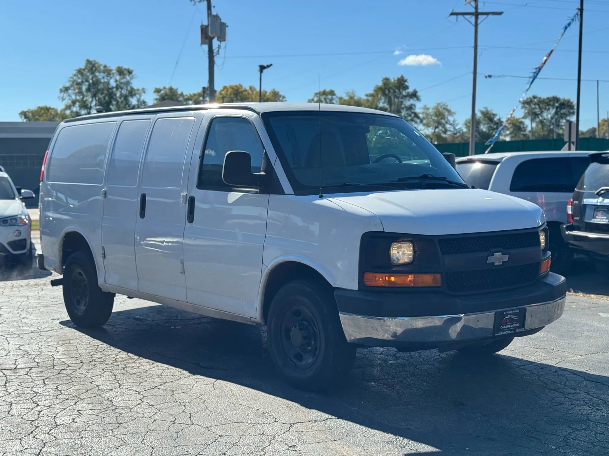 Used 2011 Chevrolet Express 2500 image 3