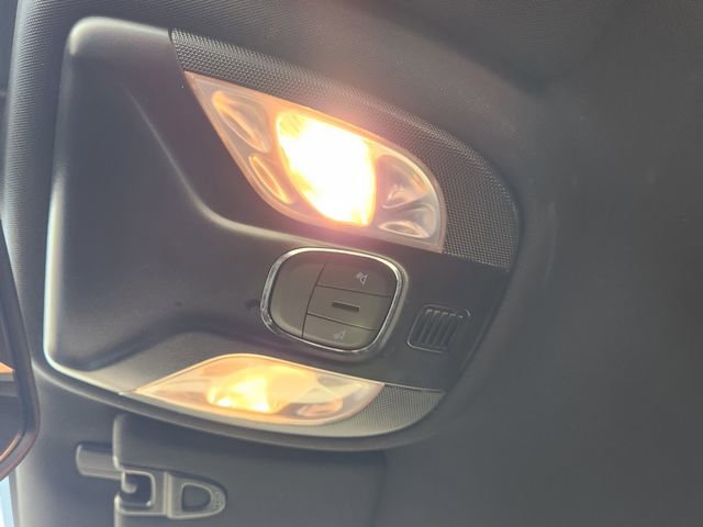 Used 2025 Jeep Compass Trailhawk image 25