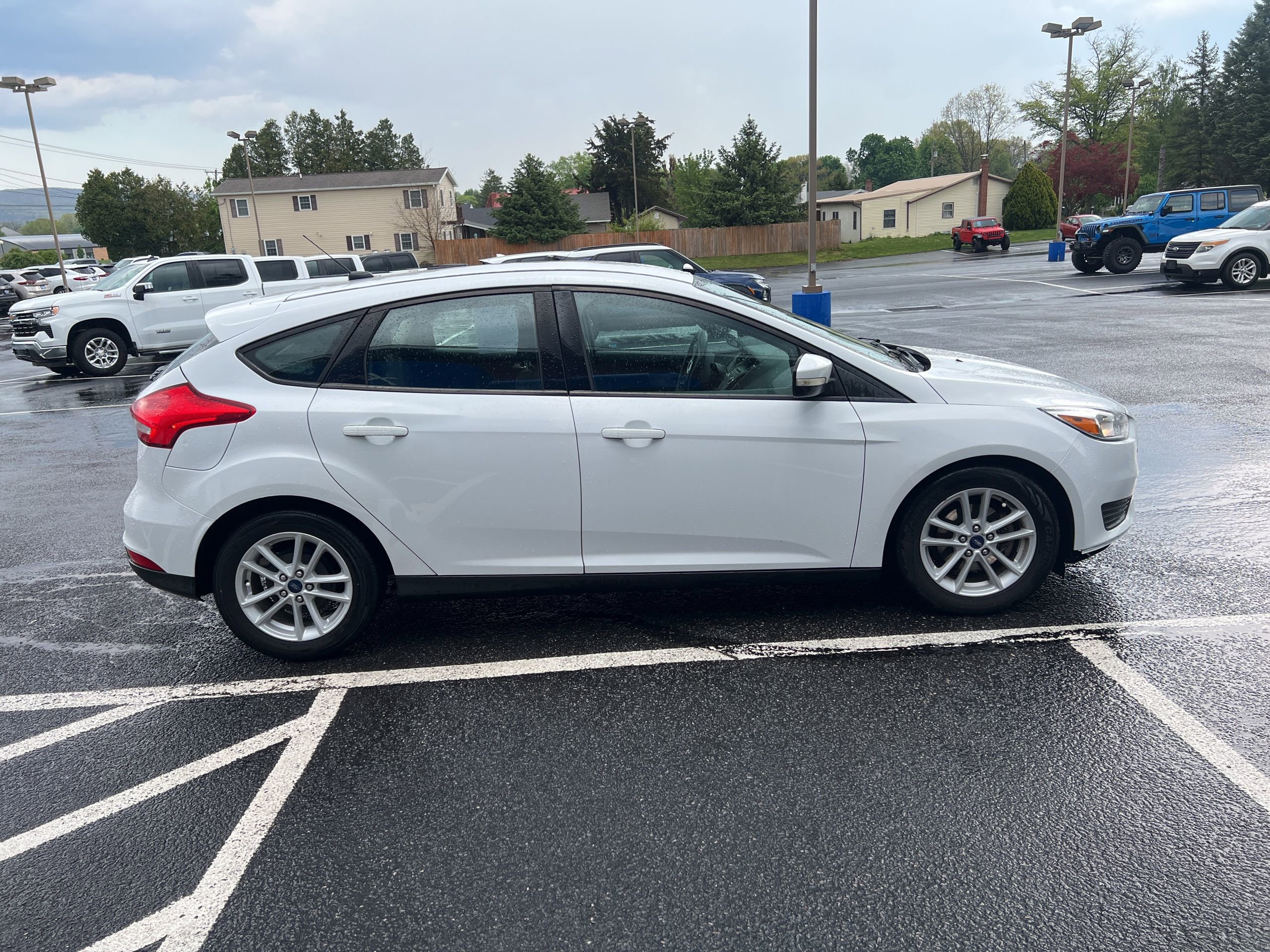 Used 2017 Ford Focus SE FWD image 7