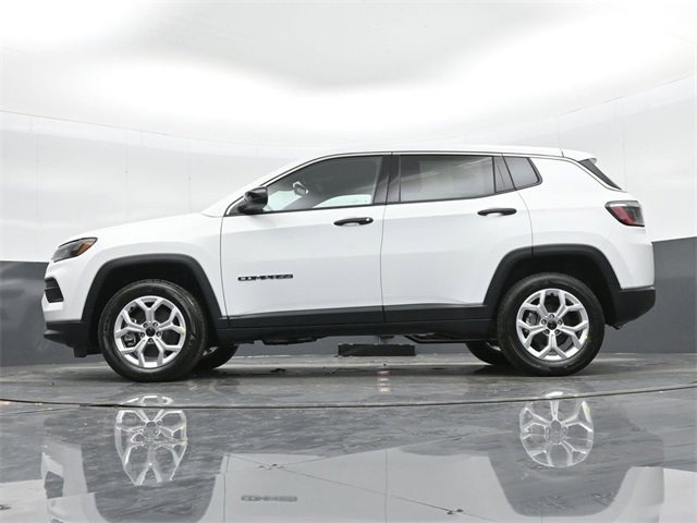 Used 2025 Jeep Compass Sport image 43