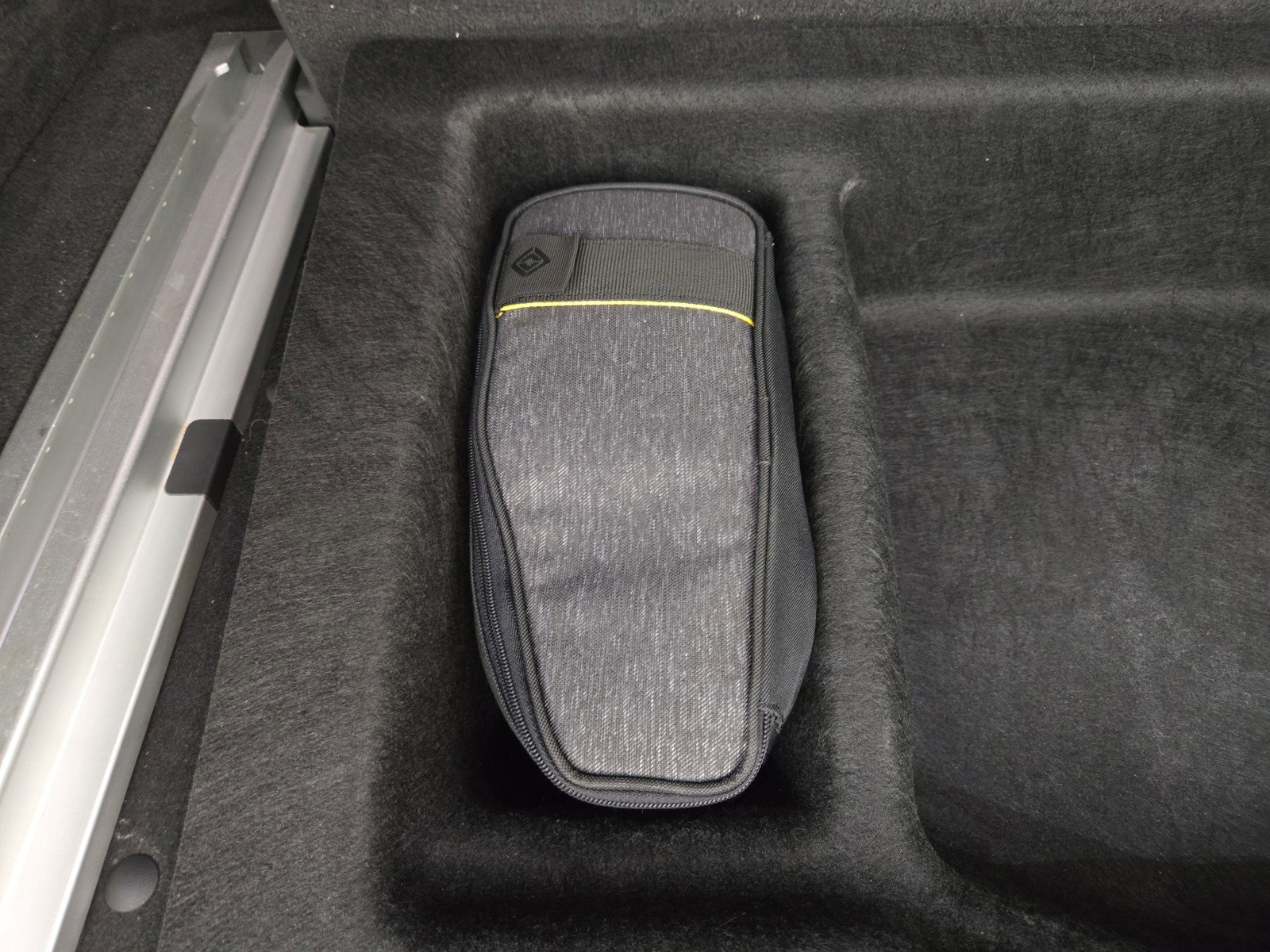 Used 2022 Rivian R1S Launch Edition image 33