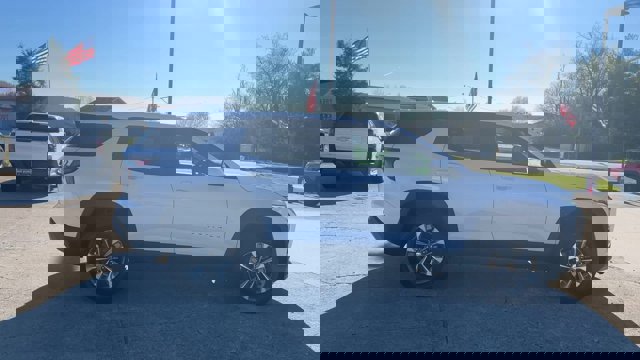 New 2026 Chevrolet Equinox LT image 9