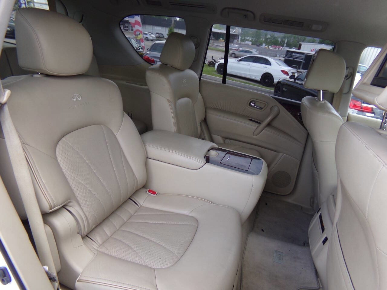 Used 2013 INFINITI QX56 4WD w/ Deluxe Touring Pkg image 30