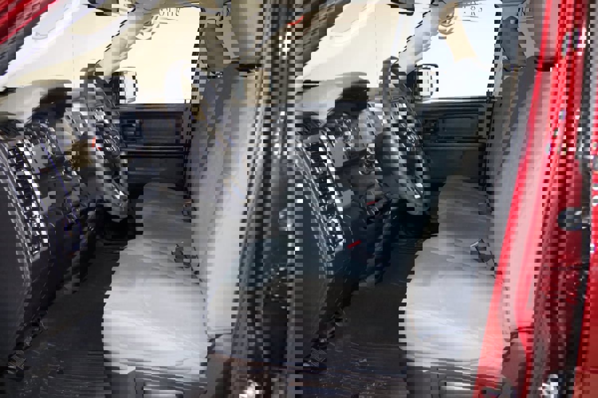 Used 2018 RAM 1500 Express image 32