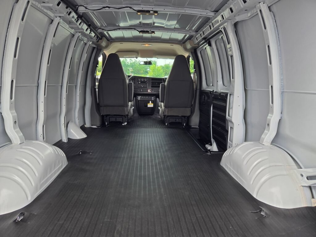 New 2026 Chevrolet Express 2500 w/ Driver Convenience Package RWD image 15