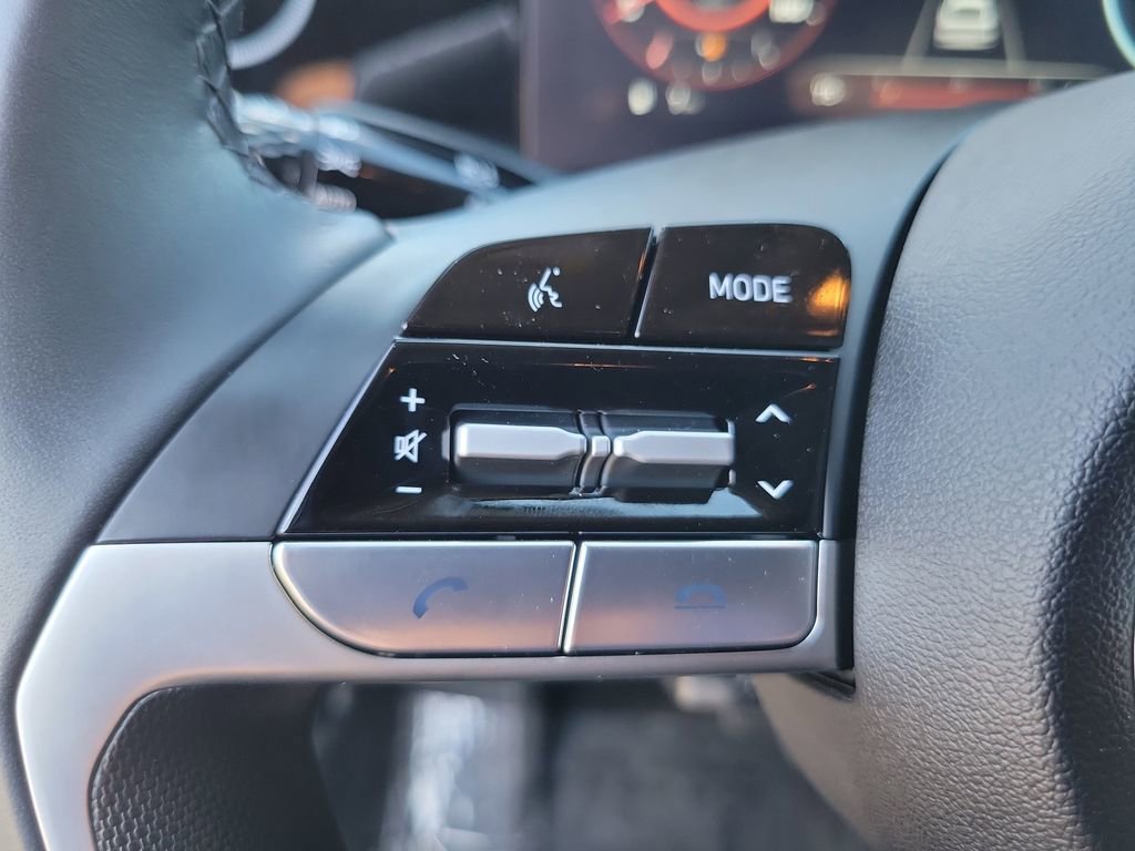 Used 2023 Hyundai Elantra SEL w/ Convenience Package image 5