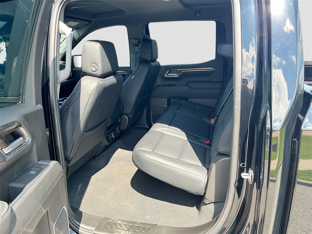 Used 2024 Chevrolet Silverado 1500 LT image 24