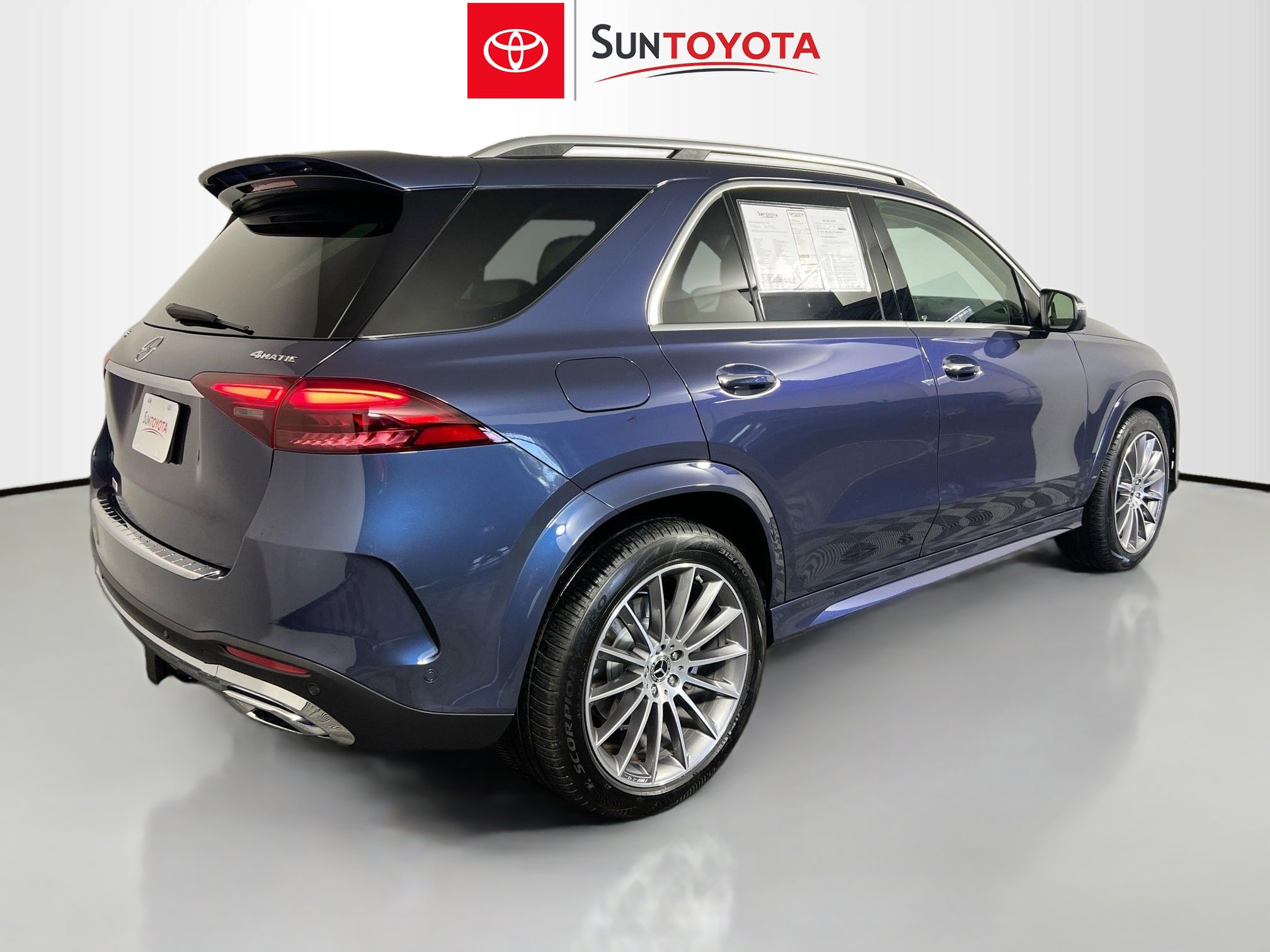 Used 2025 Mercedes-Benz GLE 450e GLE 450e image 4