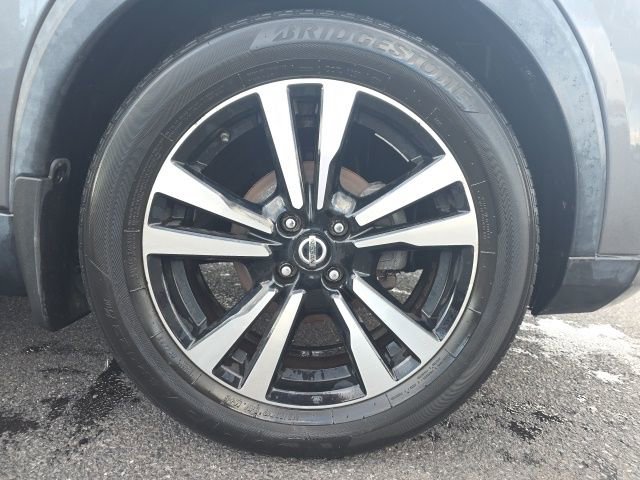 Certified 2018 Nissan Kicks SR w/ Exterior Electronics Package image 11
