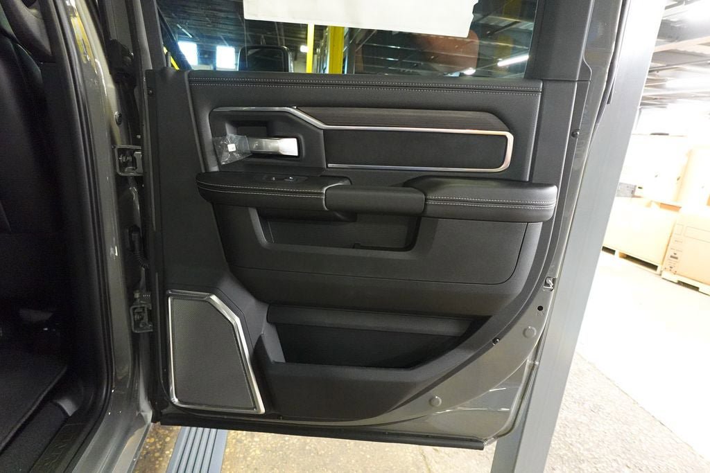 New 2026 RAM 2500 Laramie AWD/4WD image 29