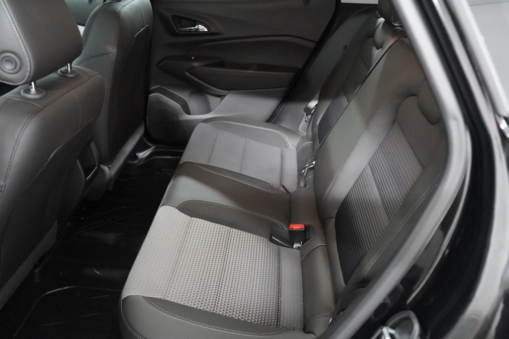 Used 2024 Chevrolet Trax LT w/ Sunroof Package FWD image 20