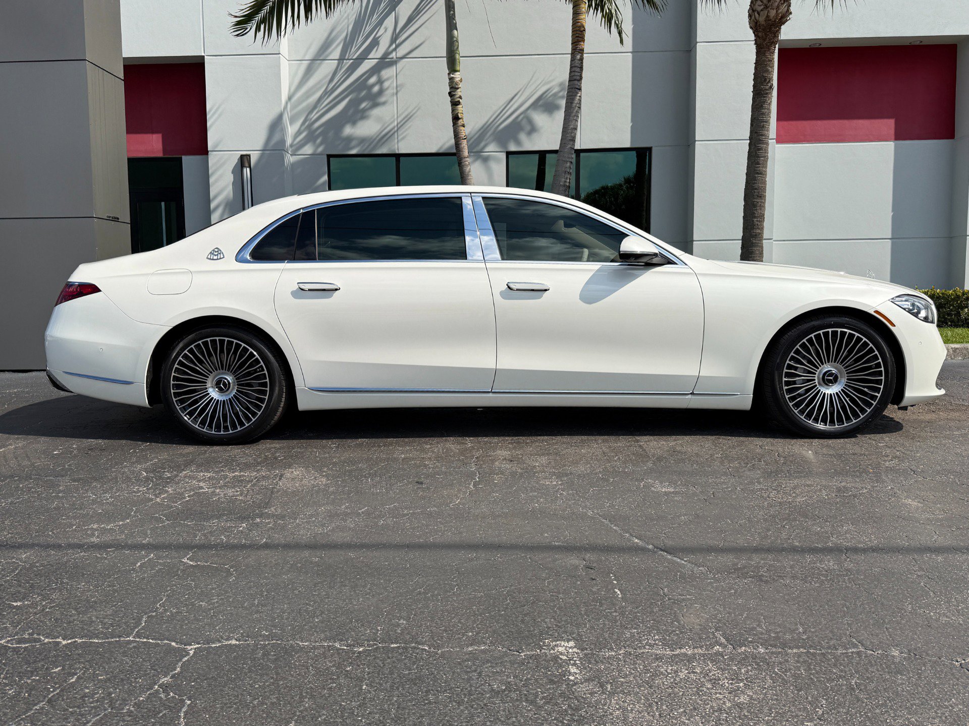 Used 2021 Mercedes-Benz Maybach S 580 Mercedes-Maybach S 580 4MATIC image 2