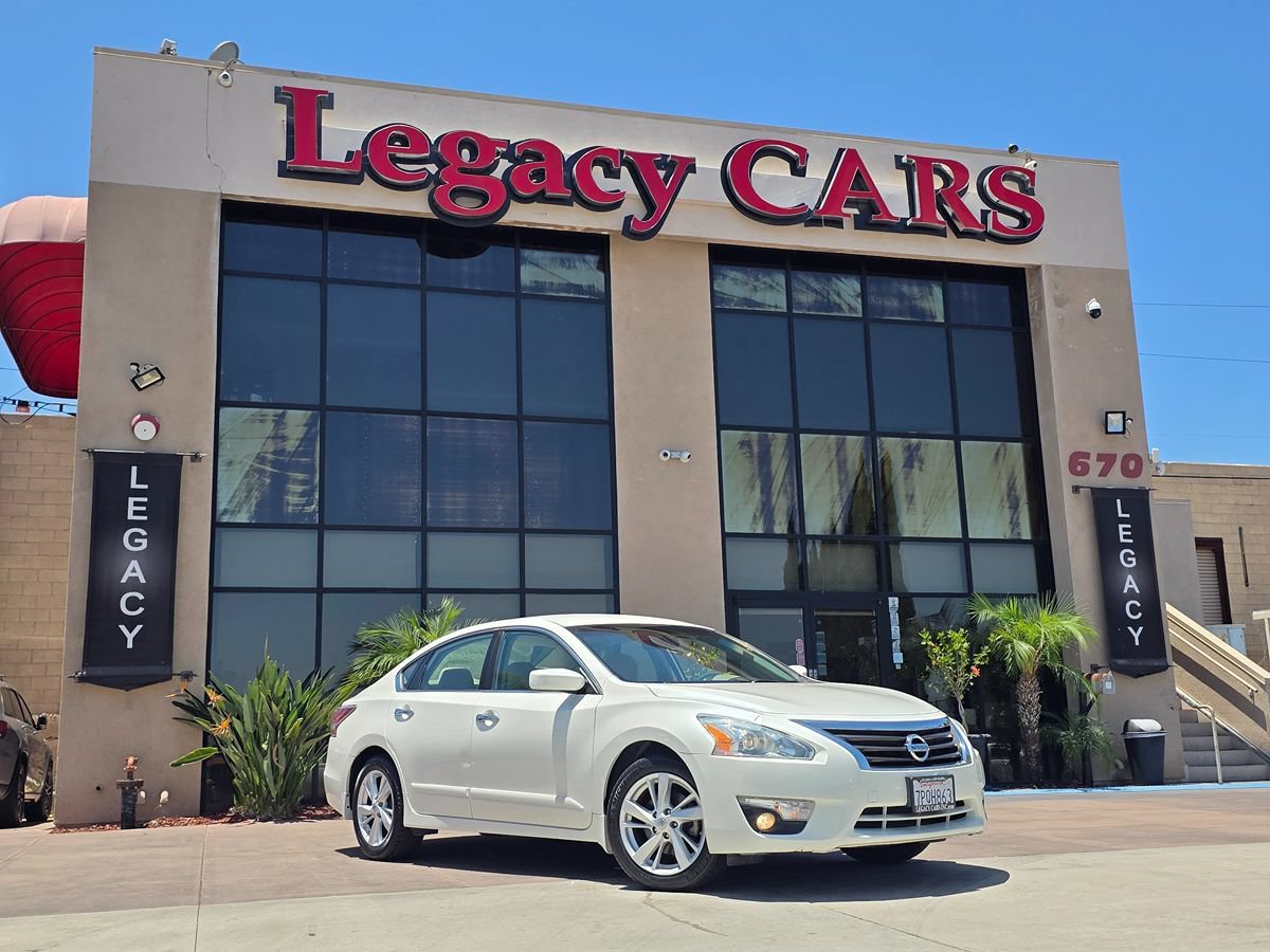 Used 2015 Nissan Altima 2.5 SV FWD image 2