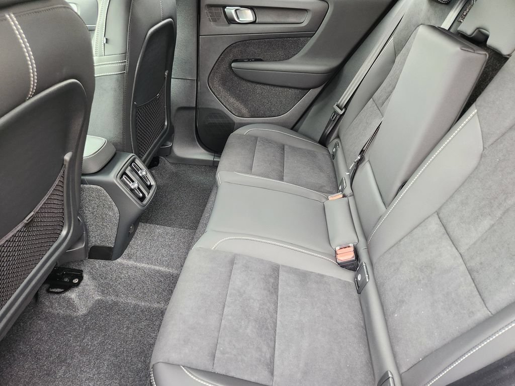 New 2026 Volvo XC40 B5 Ultra w/ Climate Package AWD/4WD image 19