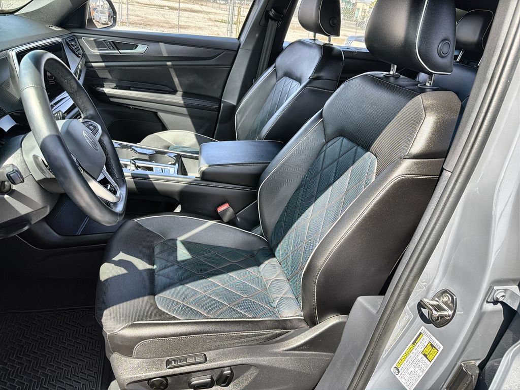 Used 2024 Volkswagen Atlas Cross Sport SEL Premium R-Line image 13