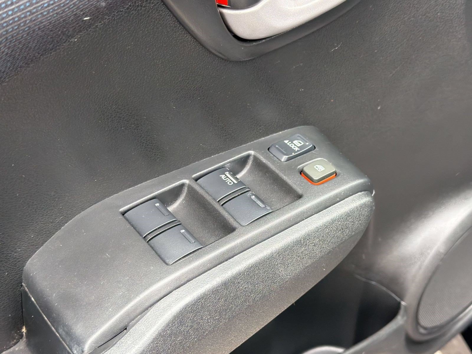 Used 2010 Honda Fit Sport image 19