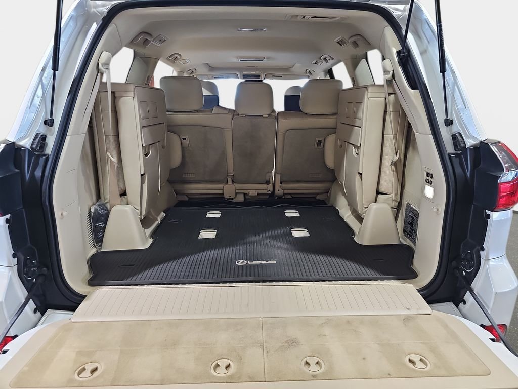Used 2020 Lexus LX 570 4WD w/ Luxury Package image 14