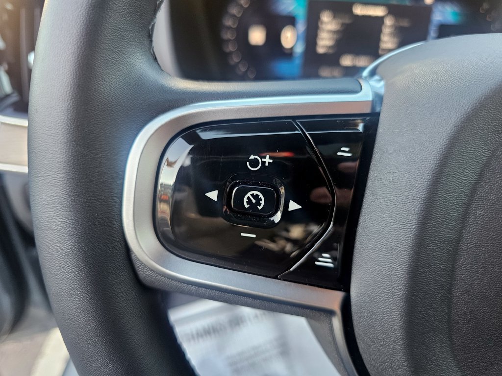 Certified 2025 Volvo XC90 B5 Core AWD/4WD image 44