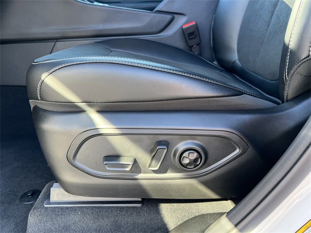 New 2025 Jeep Grand Cherokee Altitude image 9