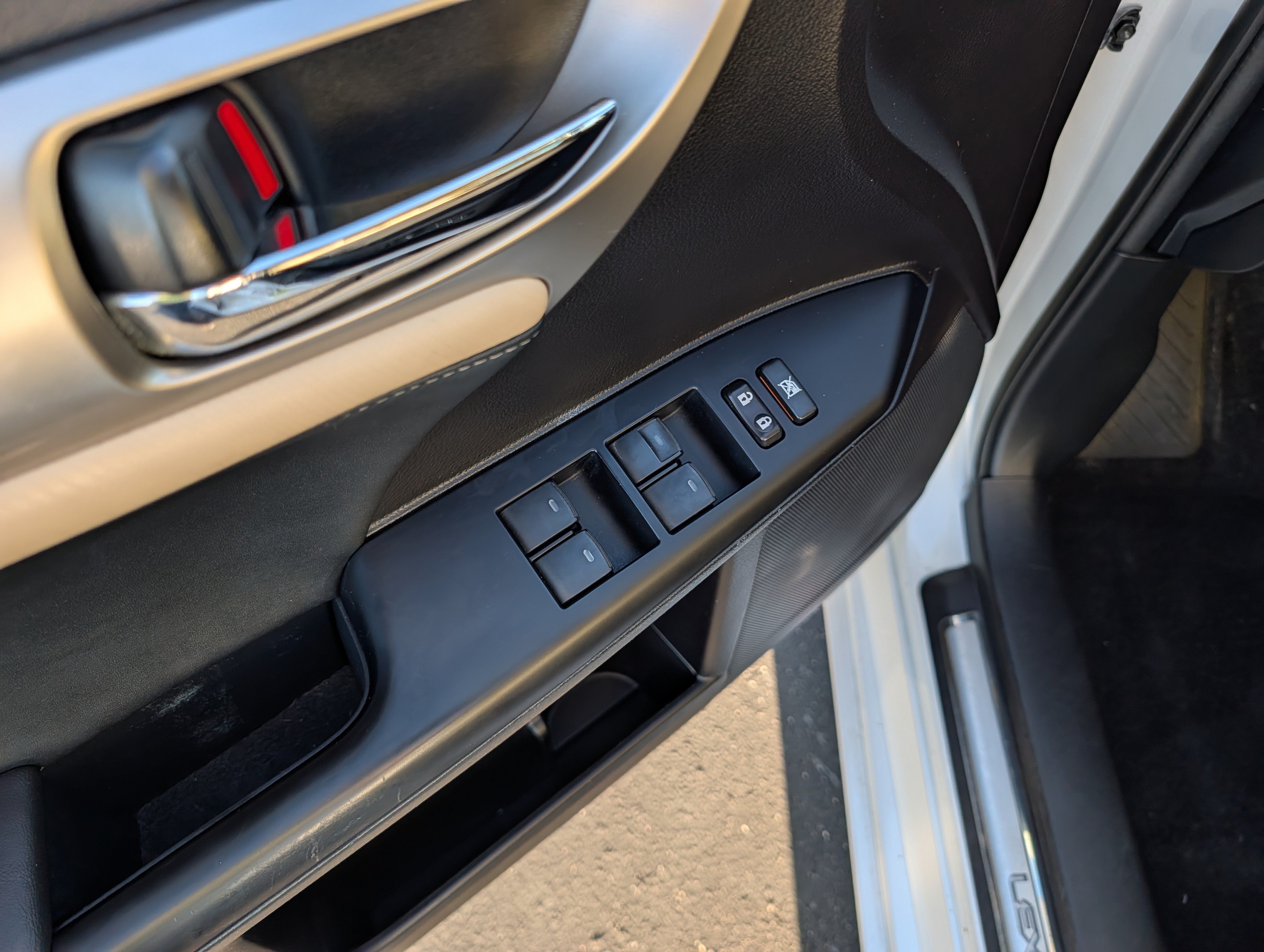 Used 2015 Lexus CT 200h FWD image 19