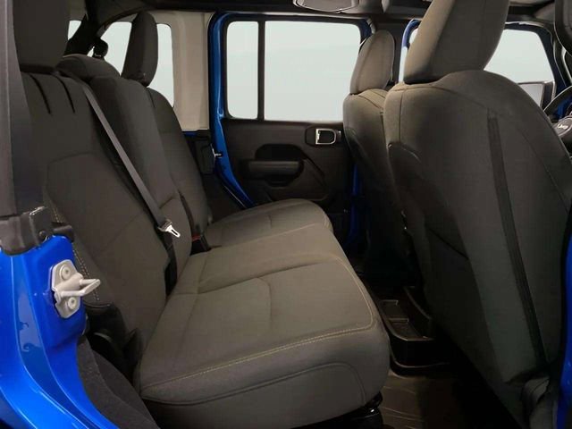 Used 2024 Jeep Wrangler Unlimited image 40