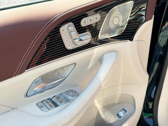 Used 2025 Mercedes-Benz Maybach GLS 600 4MATIC image 19