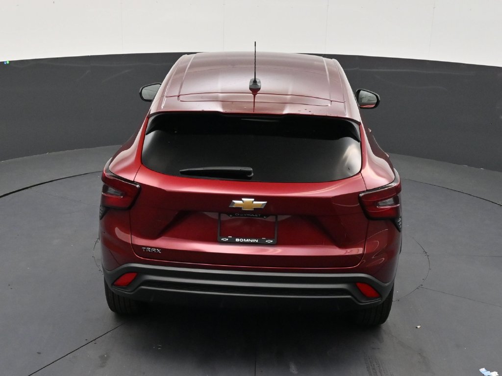 Used 2025 Chevrolet Trax LS FWD image 15