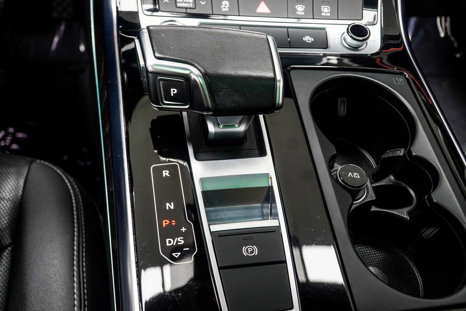 Used 2022 Audi Q8 Premium Plus w/ Premium Plus Package AWD/4WD image 19