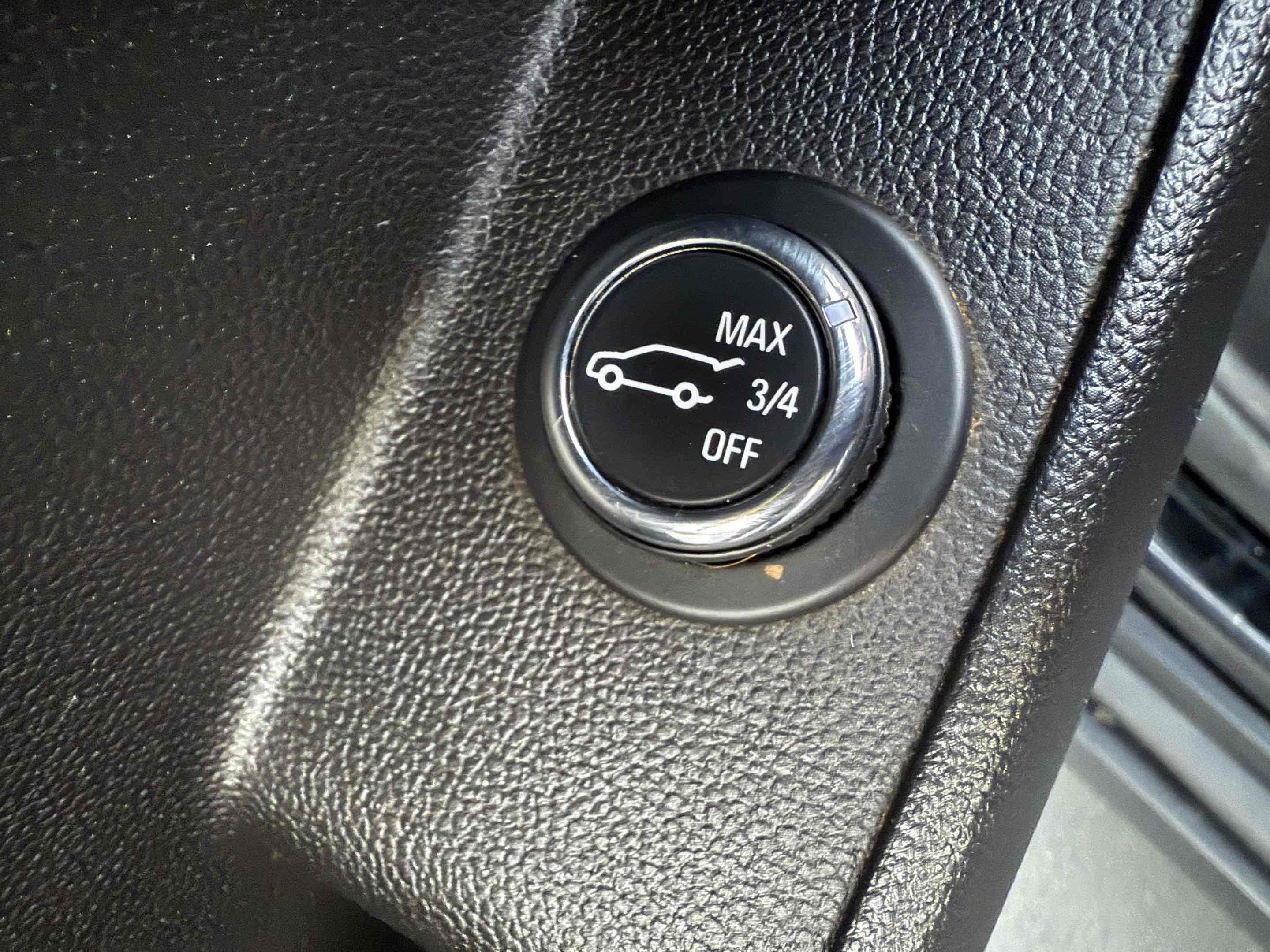 Used 2019 Chevrolet Traverse LT image 24