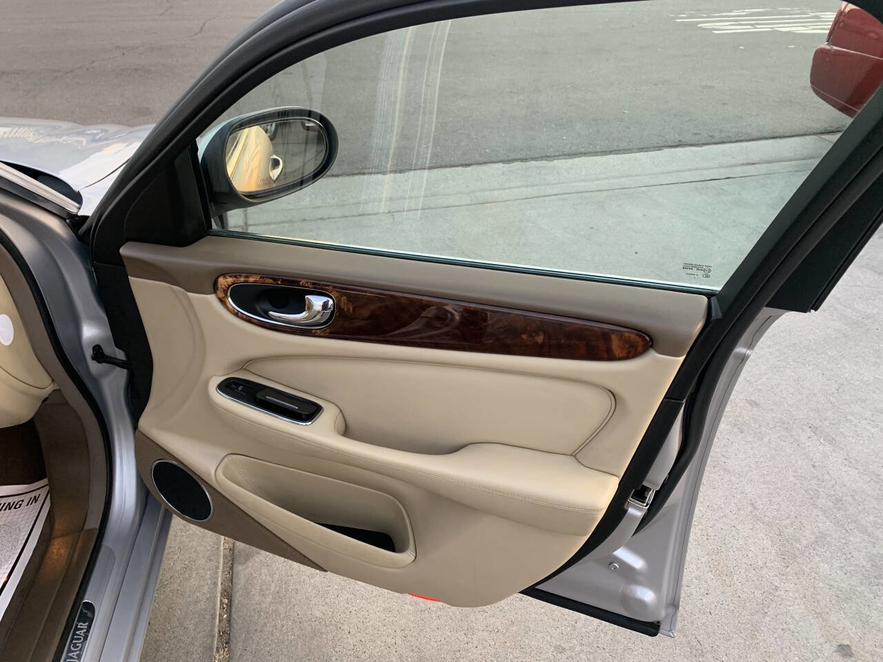 Used 2006 Jaguar XJ8 image 15