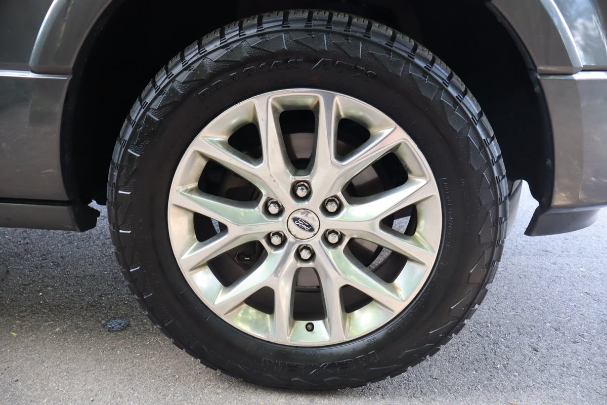 Used 2015 Ford Expedition Limited w/ Equipment Group 301A AWD/4WD image 46