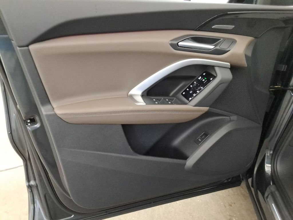 New 2025 Audi Q5 Premium Plus image 17